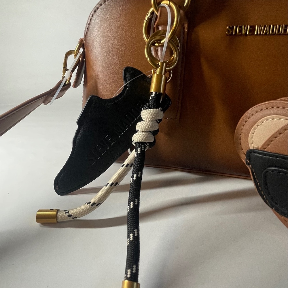 Steve Madden Bthorne Nutshell Crossbody Bag with Charms New with Tags (NWT) - Picture 6 of 8